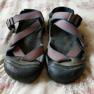 Keen Sandals Size EU 43 12 women 10 men